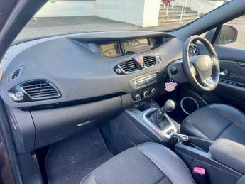Renault Grand Scenic 1.6 VVT Dynamique TomTom Euro 5 5dr