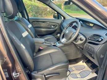 Renault Grand Scenic 1.6 VVT Dynamique TomTom Euro 5 5dr