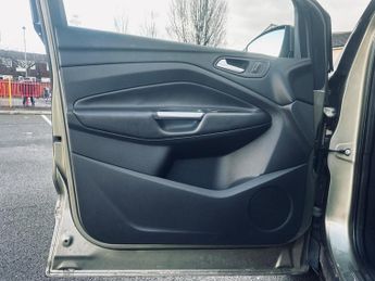 Ford Kuga 2.0 TDCi Titanium SUV 5dr Diesel Powershift AWD Euro 5 (163 ps)