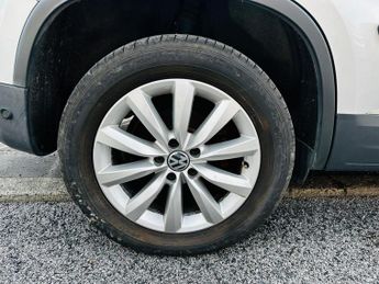 Volkswagen Tiguan 2.0 TDI BlueMotion Tech Match SUV 5dr Diesel DSG 4WD Euro 5 (s/s