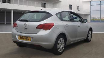 Vauxhall Astra 1.6 16v Exclusiv Hatchback 5dr Petrol Auto Euro 5 (115 ps)