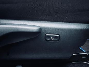 Toyota Auris 1.8 VVT-h Icon Plus Hatchback 5dr Petrol Hybrid CVT Euro 5 (s/s)