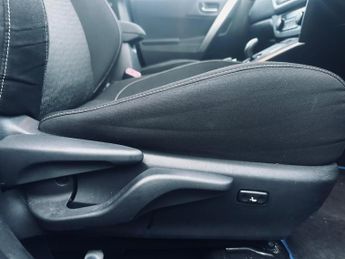 Toyota Auris 1.8 VVT-h Icon Plus Hatchback 5dr Petrol Hybrid CVT Euro 5 (s/s)