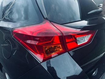 Toyota Auris 1.8 VVT-h Icon Plus Hatchback 5dr Petrol Hybrid CVT Euro 5 (s/s)