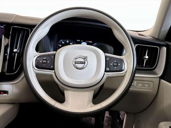 Volvo XC60 2.0h T6 Recharge 11.6kWh Inscription Expression SUV 5dr Petrol P