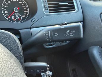 Volkswagen Jetta 2.0 TDI Sport DSG Euro 5 4dr