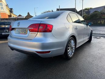 Volkswagen Jetta 2.0 TDI Sport DSG Euro 5 4dr