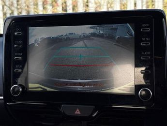 Toyota Yaris 1.5 VVT-h Design Hatchback 5dr Petrol Hybrid E-CVT Euro 6 (s/s) 