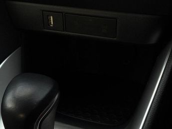 Toyota Yaris 1.5 VVT-h Design Hatchback 5dr Petrol Hybrid E-CVT Euro 6 (s/s) 