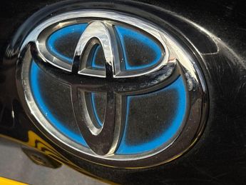 Toyota Yaris 1.5 VVT-h Design Hatchback 5dr Petrol Hybrid E-CVT Euro 6 (s/s) 