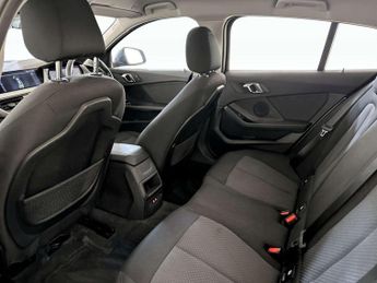 BMW 1 Series 1.5 118i SE (LCP) Hatchback 5dr Petrol DCT Euro 6 (s/s) (136 ps)