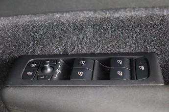 Volvo XC40 2.0 B4 MHEV Inscription Pro Auto Euro 6 (s/s) 5dr