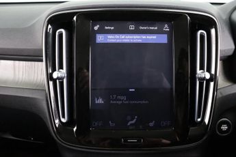 Volvo XC40 2.0 B4 MHEV Inscription Pro Auto Euro 6 (s/s) 5dr