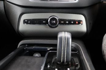 Volvo XC90 2.0h T8 Recharge 18.8kWh R-Design Auto 4WD Euro 6 (s/s) 5dr