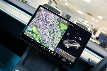 TESLA Model 3 Standard Range Plus Saloon 4dr Electric Auto RWD (241 bhp) +FREE