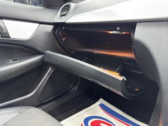 Mercedes-Benz C Class 2.1 C220 CDI BlueEfficiency AMG Sport G-Tronic+ Euro 5 (s/s) 2dr