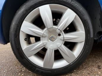 Renault Clio 1.6 VVT GT Line TomTom Auto Euro 5 5dr