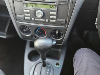 Ford Fusion 1.6 Plus 5dr