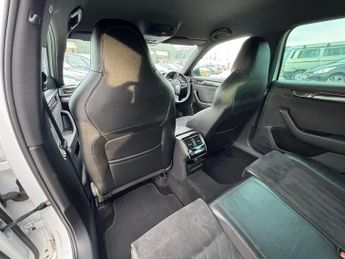 Skoda Superb 2.0 TDI SportLine DSG Euro 6 (s/s) 5dr