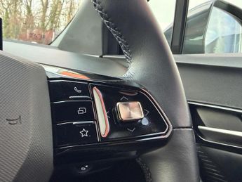 MG MG4 64kWh Trophy Long Range Auto 5dr