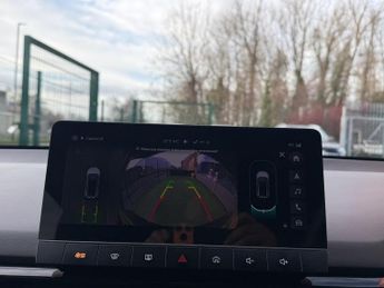 MG MG4 64kWh Trophy Long Range Auto 5dr