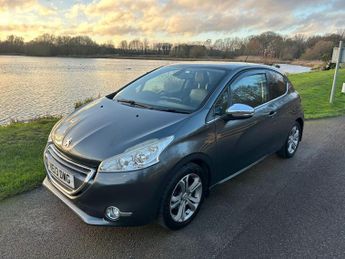 Peugeot 208 1.2 VTi Allure Euro 5 3dr
