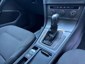 Volkswagen Golf 1.6 TDI BlueMotion Tech SE DSG Euro 5 (s/s) 5dr