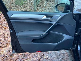Volkswagen Golf 1.6 TDI BlueMotion Tech SE DSG Euro 5 (s/s) 5dr