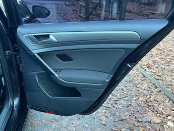 Volkswagen Golf 1.6 TDI BlueMotion Tech SE DSG Euro 5 (s/s) 5dr