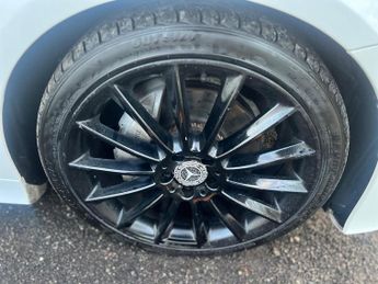 Mercedes-Benz E Class 2.0 E220d AMG Line (Premium) G-Tronic+ Euro 6 (s/s) 2dr