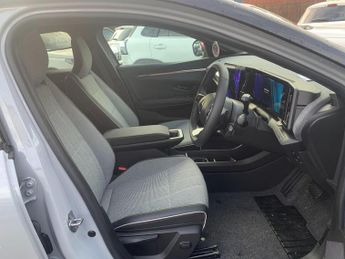 Renault Megane E-Tech comfort range 60kWh iconic Auto 5dr