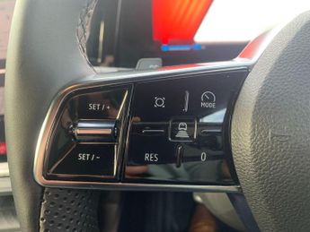 Renault Megane E-Tech comfort range 60kWh iconic Auto 5dr