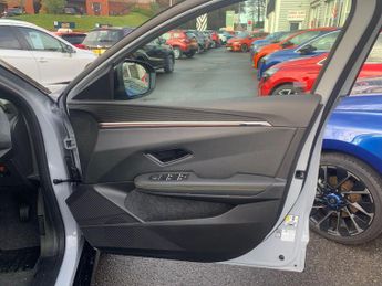 Renault Megane E-Tech comfort range 60kWh iconic Auto 5dr