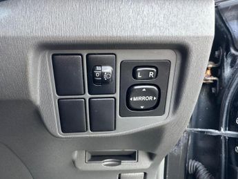 Toyota Prius 1.8 VVT-h T4 CVT Euro 5 (s/s) 5dr
