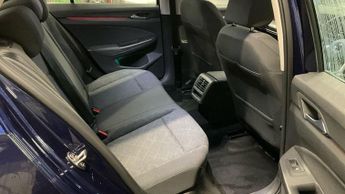 Volkswagen Golf 1.5 eTSI MHEV Life DSG Euro 6 (s/s) 5dr