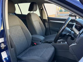 Volkswagen Golf 1.5 eTSI MHEV Life DSG Euro 6 (s/s) 5dr