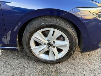 Volkswagen Golf 1.5 eTSI MHEV Life DSG Euro 6 (s/s) 5dr