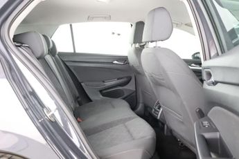 Volkswagen Golf 1.5 eTSI MHEV Life DSG Euro 6 (s/s) 5dr