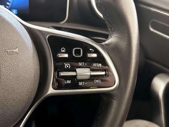 Mercedes-Benz A Class 1.3 A180 Sport (Executive) Hatchback 5dr Petrol Manual Euro 6 (s