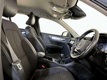 Volvo XC40 1.5 T3 Momentum SUV 5dr Petrol Manual Euro 6 (s/s) (163 ps)