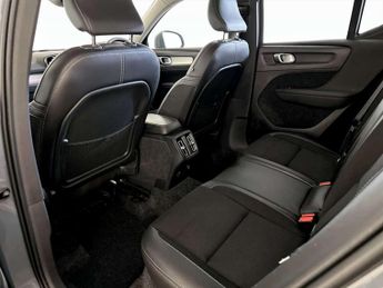 Volvo XC40 1.5 T3 Momentum SUV 5dr Petrol Manual Euro 6 (s/s) (163 ps)