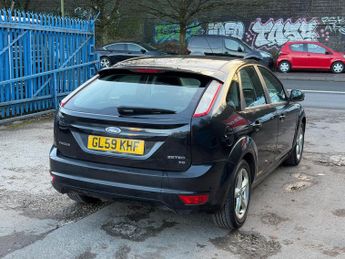 Ford Focus 1.6 Zetec Hatchback 5dr Petrol Manual (159 g/km, 99 bhp)