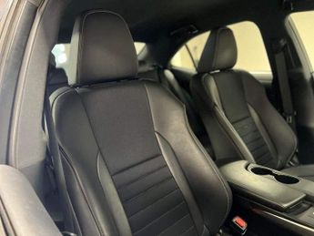 Lexus IS 2.5 300h F Sport E-CVT Euro 6 (s/s) 4dr