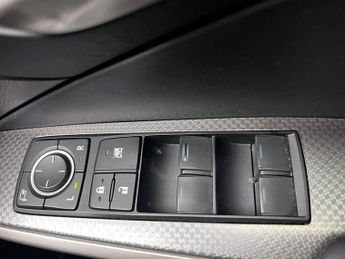 Lexus IS 2.5 300h F Sport E-CVT Euro 6 (s/s) 4dr