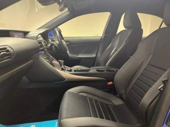 Lexus IS 2.5 300h F Sport E-CVT Euro 6 (s/s) 4dr