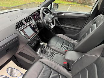 Volkswagen Tiguan 2.0 BiTDI R-Line DSG 4Motion Euro 6 (s/s) 5dr