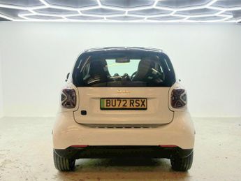 Smart fortwo 17.6kWh Prime Exclusive Auto 2dr (22kW Charger)
