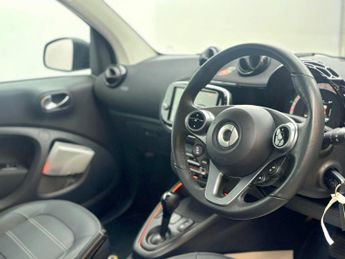 Smart fortwo 17.6kWh Prime Exclusive Auto 2dr (22kW Charger)