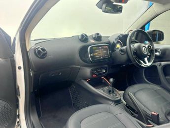 Smart fortwo 17.6kWh Prime Exclusive Auto 2dr (22kW Charger)