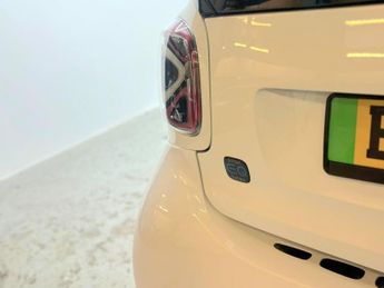 Smart fortwo 17.6kWh Prime Exclusive Auto 2dr (22kW Charger)